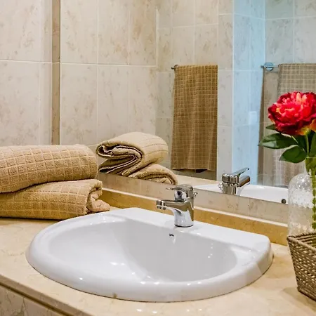 Gh-modern 2 Bed With Pool In Apartment