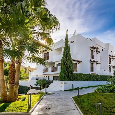 Gh-modern 2 Bed With Pool In Apartment *