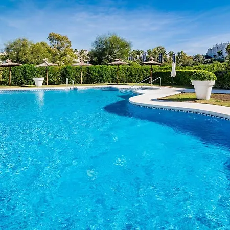 Gh-modern 2 Bed With Pool In Apartment