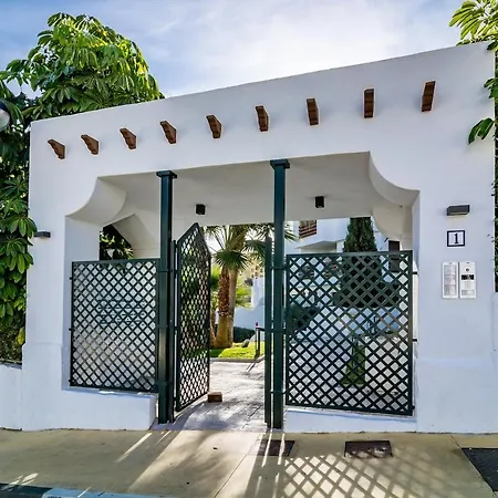 Gh-modern 2 Bed With Pool In Apartment